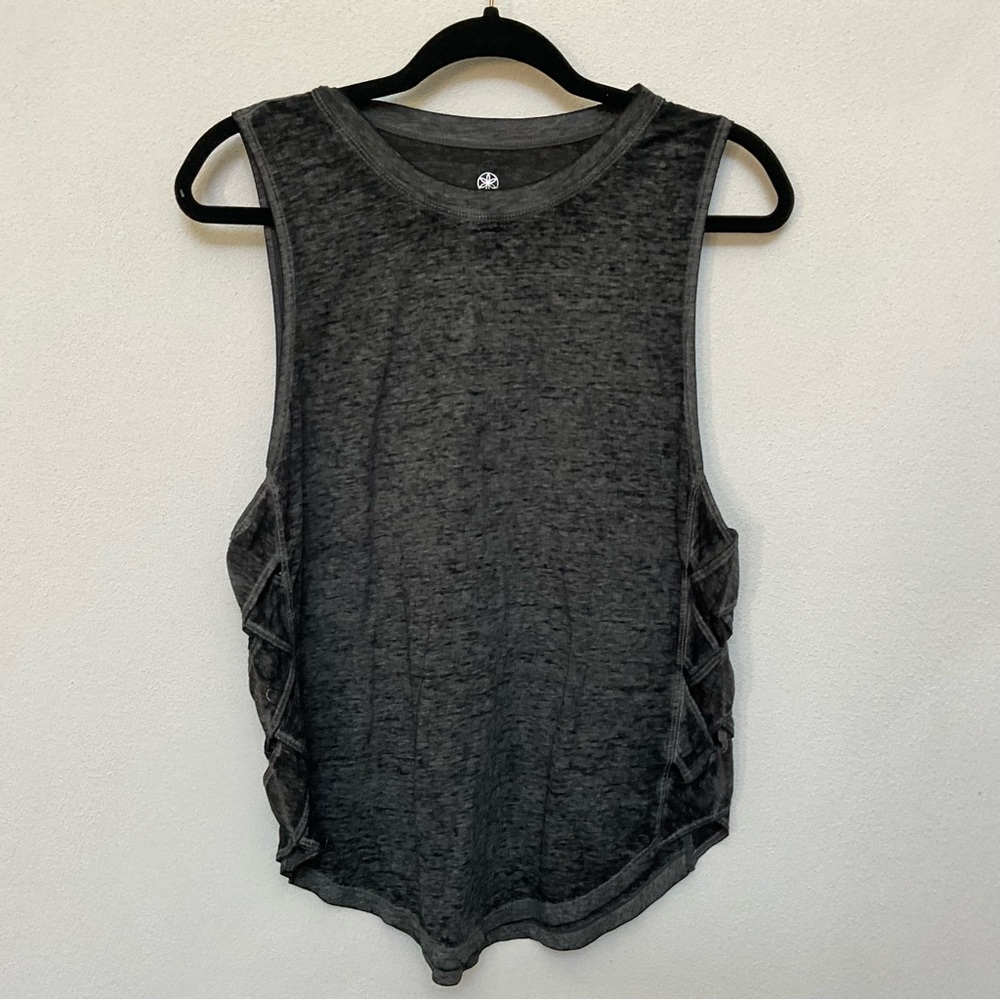Gaiam Dark Grey Burnpit Fabric Tank With Criss Cross Sides Size Small Workout